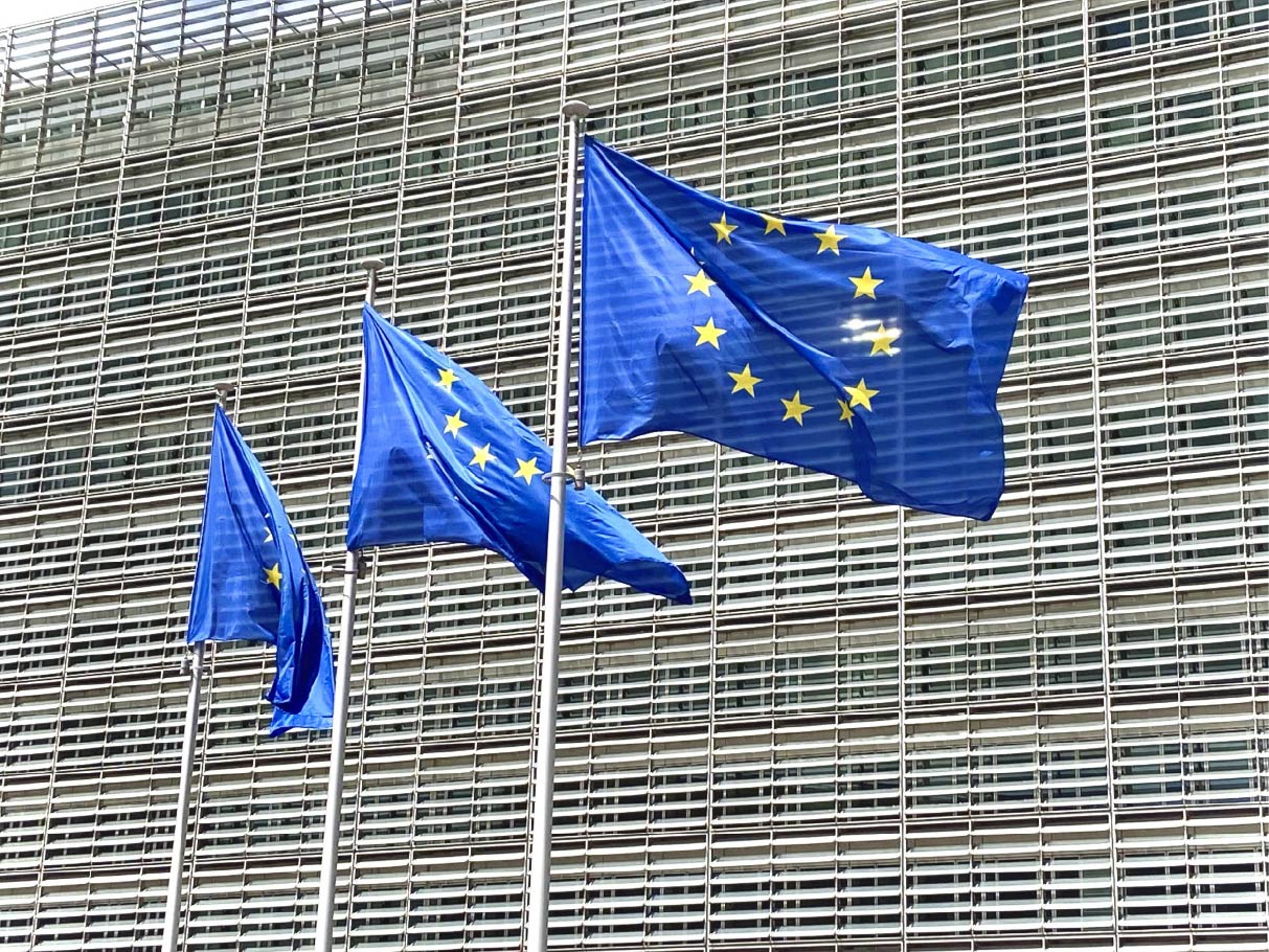 La CSRD (Corporate Sustainability Reporting Directive), adoptée en 2022, marque une avancée majeure dans le cadre du Pacte Vert européen.